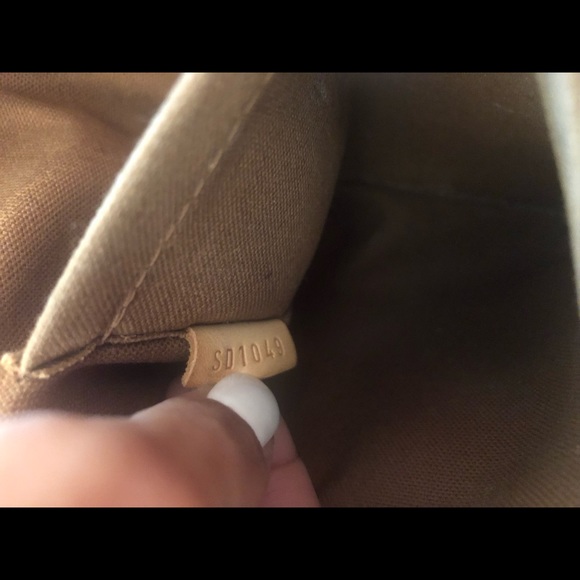 Louis Vuitton Authentic Monogram Canvas Satchel - Picture 5 of 5